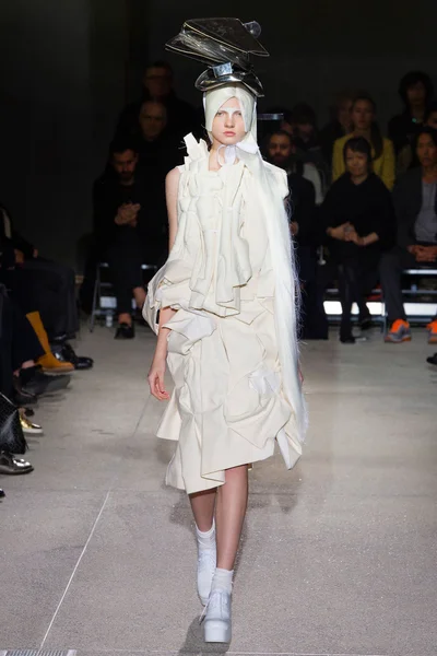 Look 11